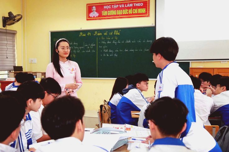 Đề thi thử số 2 THPTQG 2025 môn Toán các trường sở