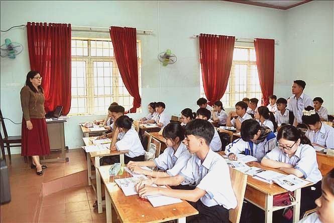 Đề thi thử số 7 THPTQG 2025 môn Toán có đáp án chi tiết (các trường Sở GD)